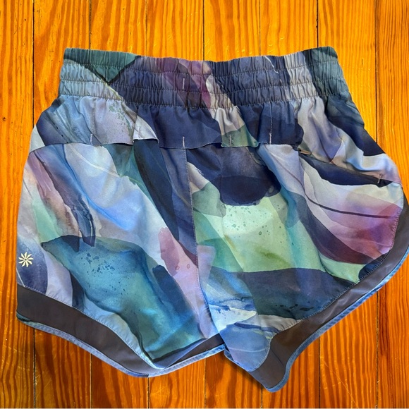 Athleta Mesh Racer Run Short- XXS - Picture 4 of 4